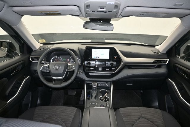 2025 Toyota Highlander LE
