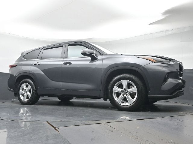 2025 Toyota Highlander LE