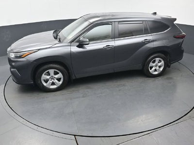 2025 Toyota Highlander LE