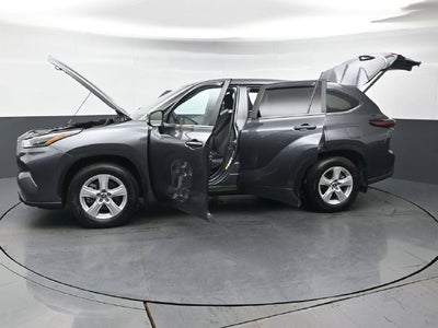 2025 Toyota Highlander LE