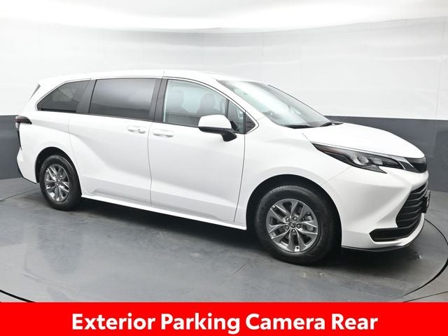 2026 Toyota Sienna LE 8 Passenger