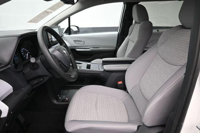 2026 Toyota Sienna LE 8 Passenger