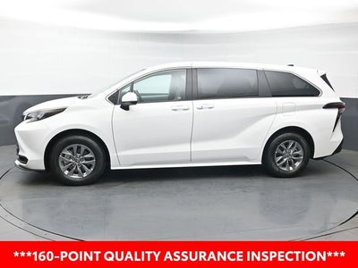 2026 Toyota Sienna LE 8 Passenger