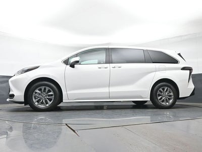 2026 Toyota Sienna LE 8 Passenger