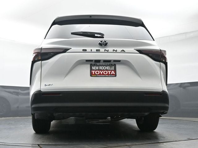 2026 Toyota Sienna LE 8 Passenger