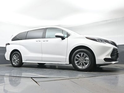 2026 Toyota Sienna LE 8 Passenger