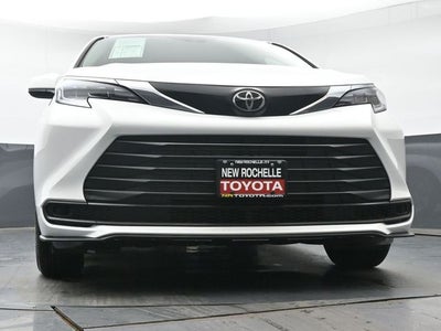 2026 Toyota Sienna LE 8 Passenger