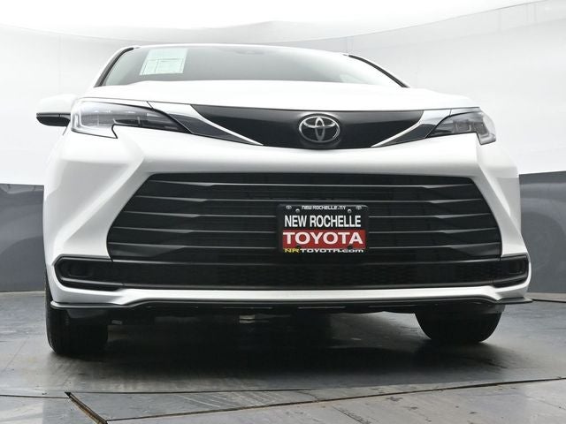 2026 Toyota Sienna LE 8 Passenger