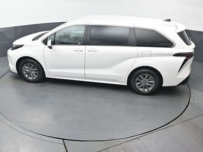2026 Toyota Sienna LE 8 Passenger