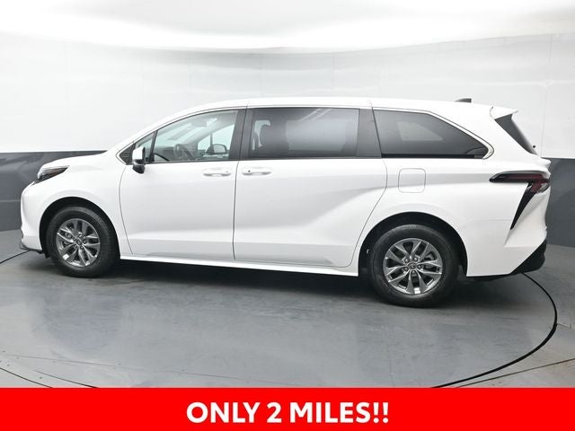 2026 Toyota Sienna LE 8 Passenger