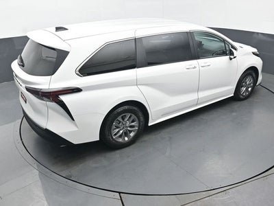 2026 Toyota Sienna LE 8 Passenger