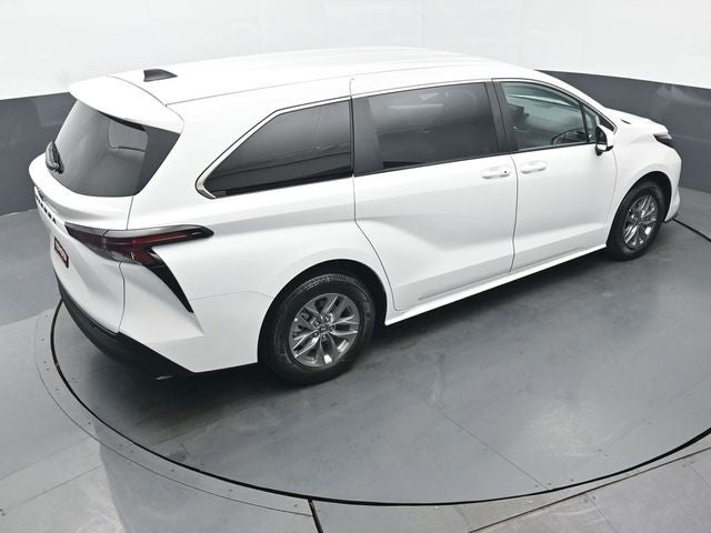 2026 Toyota Sienna LE 8 Passenger