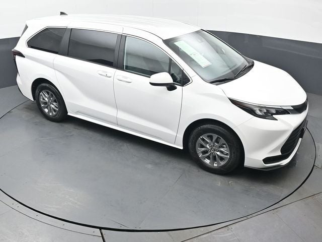 2026 Toyota Sienna LE 8 Passenger