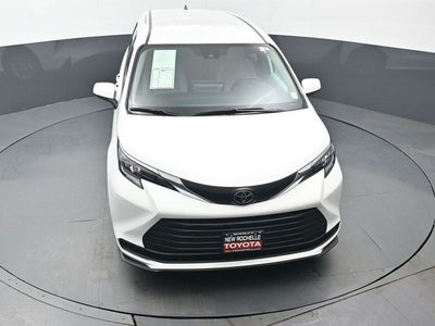 2026 Toyota Sienna LE 8 Passenger