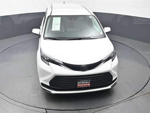 2026 Toyota Sienna LE 8 Passenger
