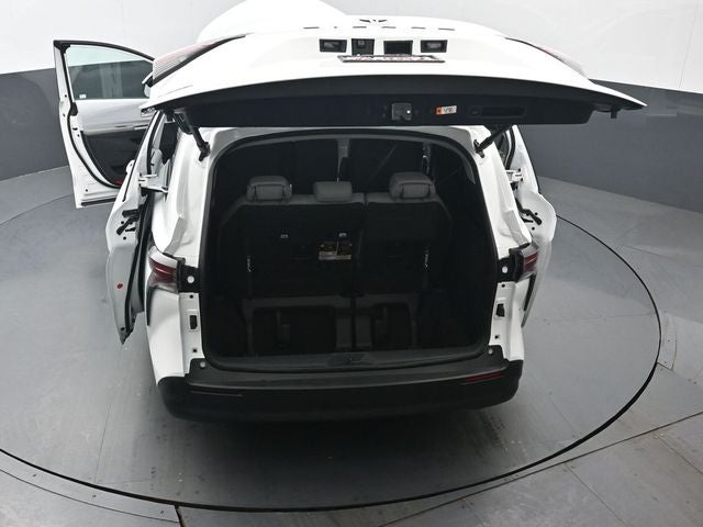2026 Toyota Sienna LE 8 Passenger