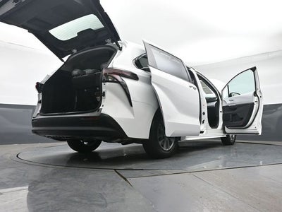 2026 Toyota Sienna LE 8 Passenger