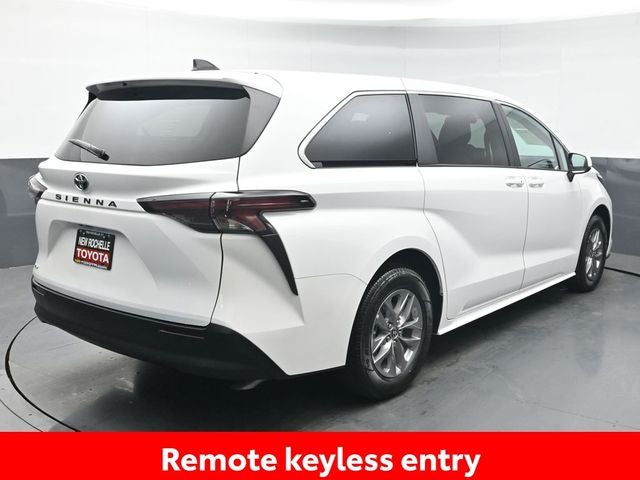 2026 Toyota Sienna LE 8 Passenger