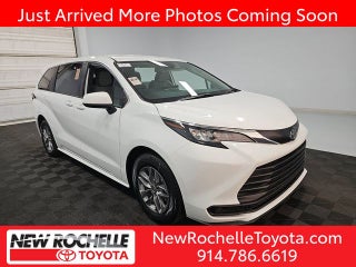 2026 Toyota Sienna LE 8 Passenger