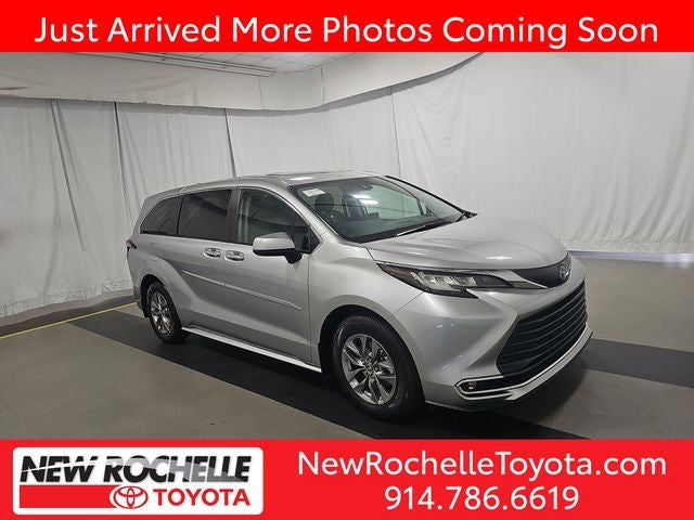 2023 Toyota Sienna's photo