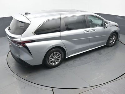 2023 Toyota Sienna XLE 8 Passenger