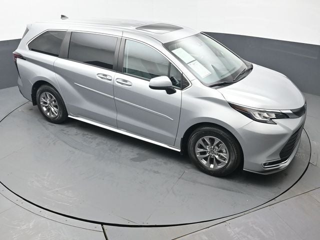 2023 Toyota Sienna XLE 8 Passenger