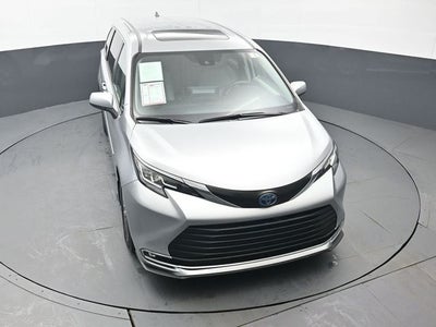 2023 Toyota Sienna XLE 8 Passenger