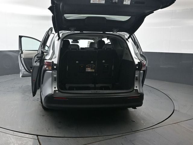 2023 Toyota Sienna XLE 8 Passenger