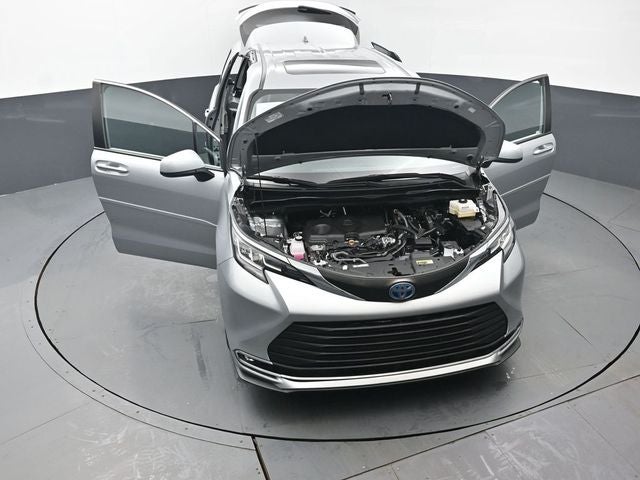 2023 Toyota Sienna XLE 8 Passenger