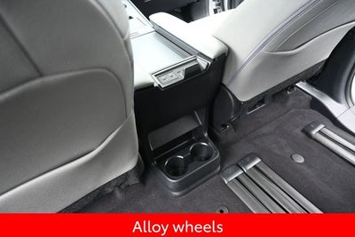 2025 Toyota Sienna XLE 8 Passenger