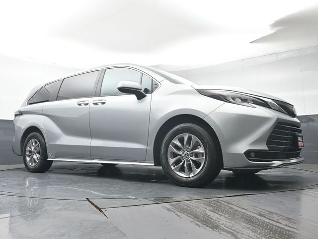 2025 Toyota Sienna XLE 8 Passenger