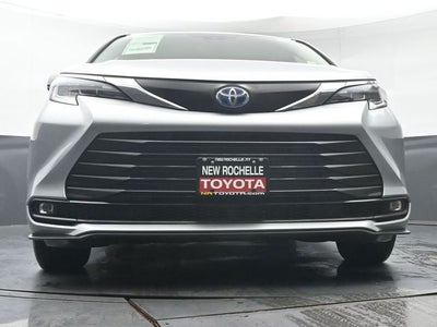 2025 Toyota Sienna XLE 8 Passenger