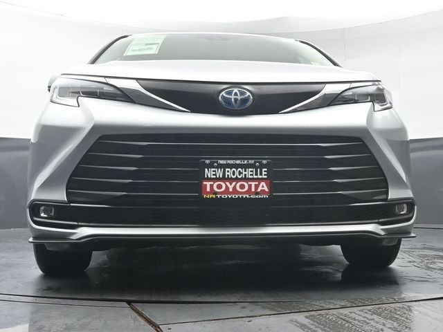 2025 Toyota Sienna XLE 8 Passenger