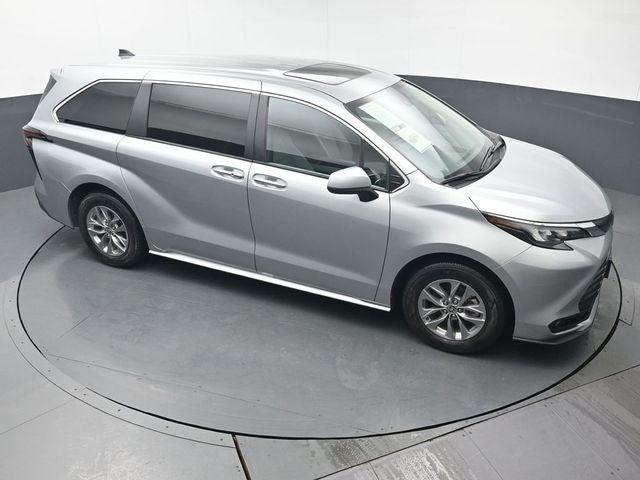 2025 Toyota Sienna XLE 8 Passenger