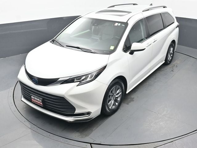 2022 Toyota Sienna XLE 7 Passenger