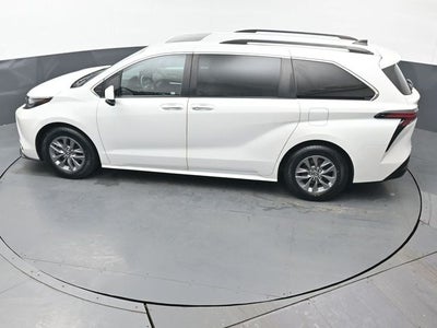 2022 Toyota Sienna XLE 7 Passenger