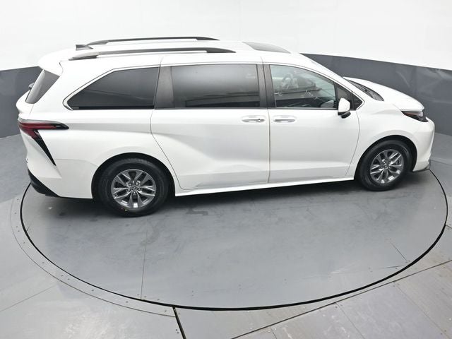 2022 Toyota Sienna XLE 7 Passenger