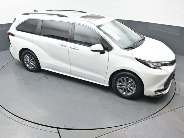 2022 Toyota Sienna XLE 7 Passenger