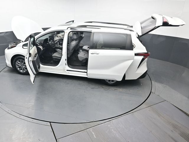2022 Toyota Sienna XLE 7 Passenger