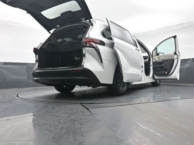 2022 Toyota Sienna XLE 7 Passenger