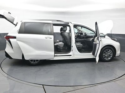 2022 Toyota Sienna XLE 7 Passenger