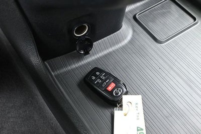 2026 Toyota Sienna XLE 7 Passenger