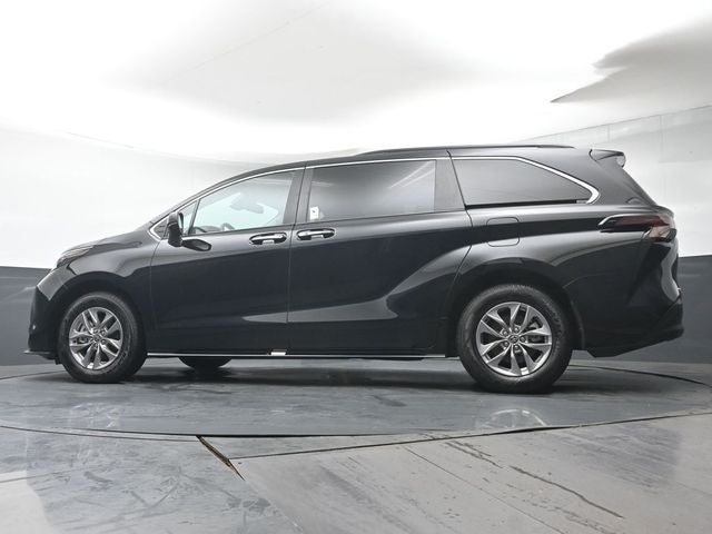 2026 Toyota Sienna XLE 7 Passenger