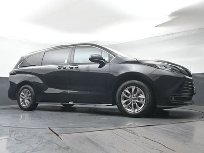 2026 Toyota Sienna XLE 7 Passenger
