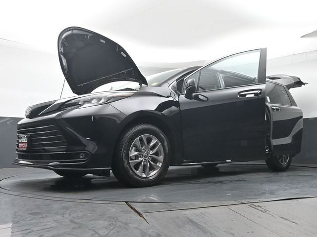 2026 Toyota Sienna XLE 7 Passenger