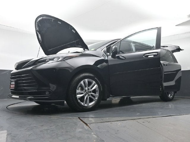 2026 Toyota Sienna XLE 7 Passenger