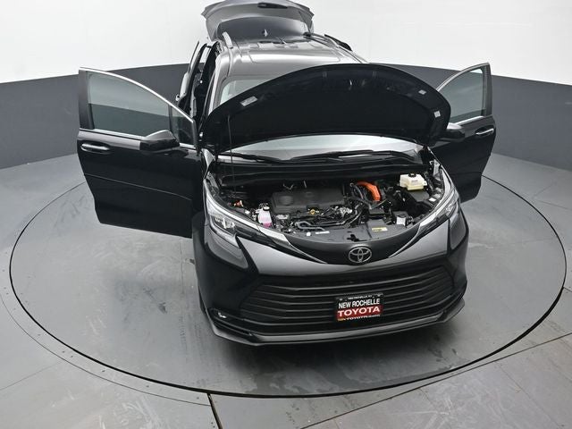 2026 Toyota Sienna XLE 7 Passenger
