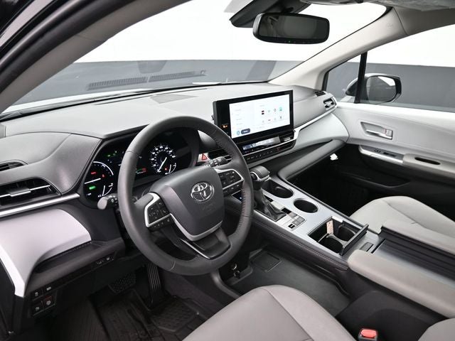 2025 Toyota Sienna XLE 7 Passenger