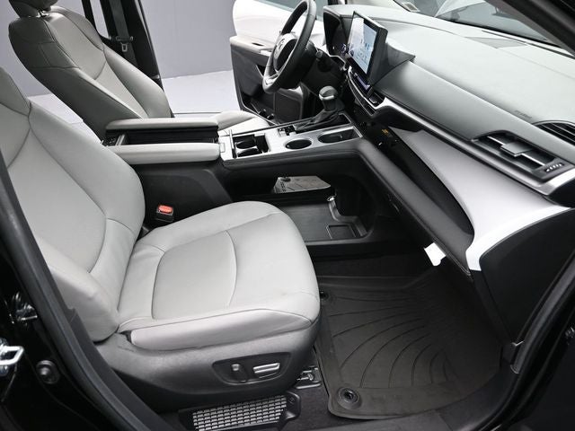2025 Toyota Sienna XLE 7 Passenger