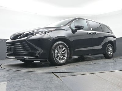 2025 Toyota Sienna XLE 7 Passenger